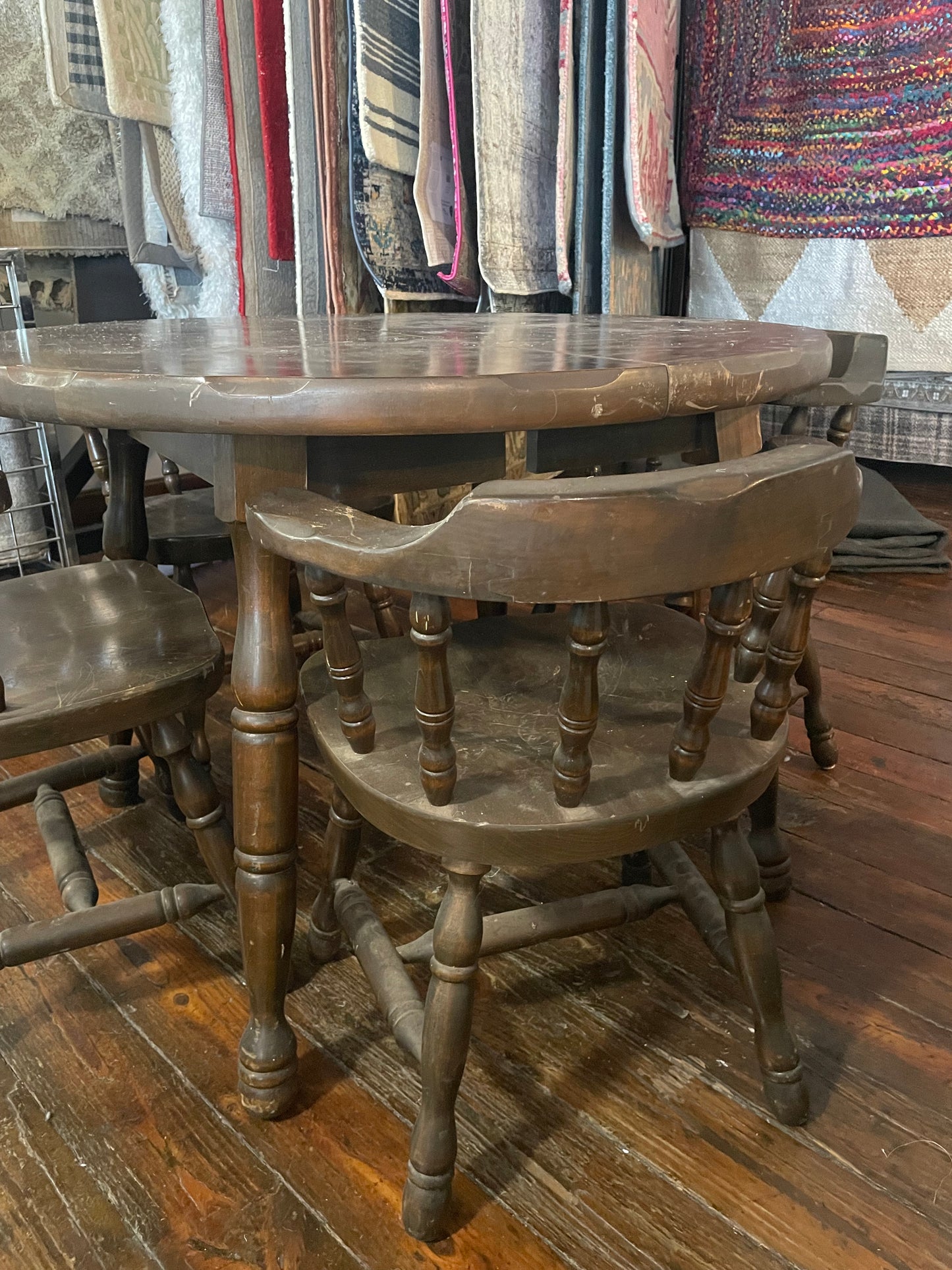 Vintage wood dining table w/ 4 chairs 🪑