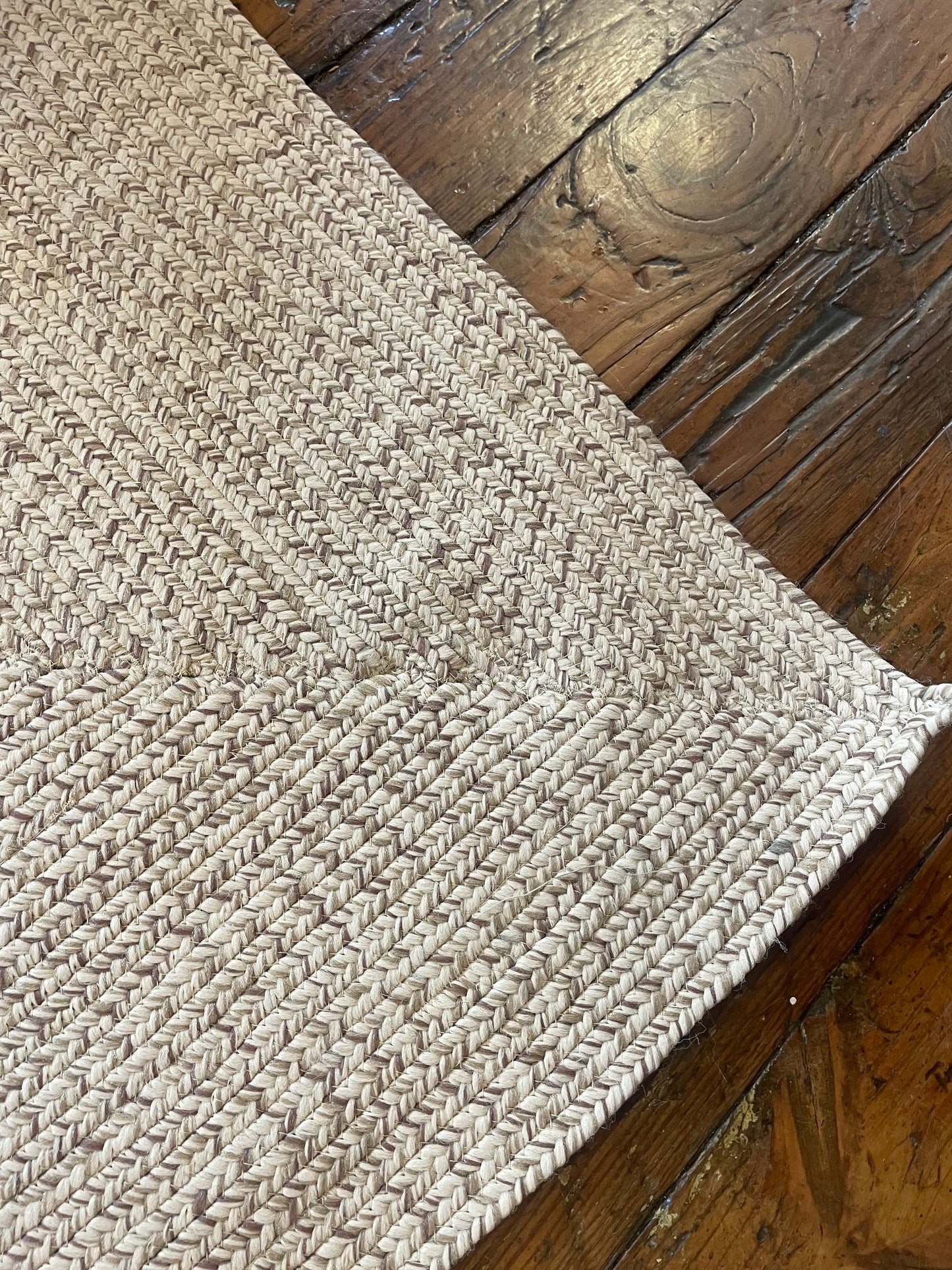 8’ square woven beige rug 🪴