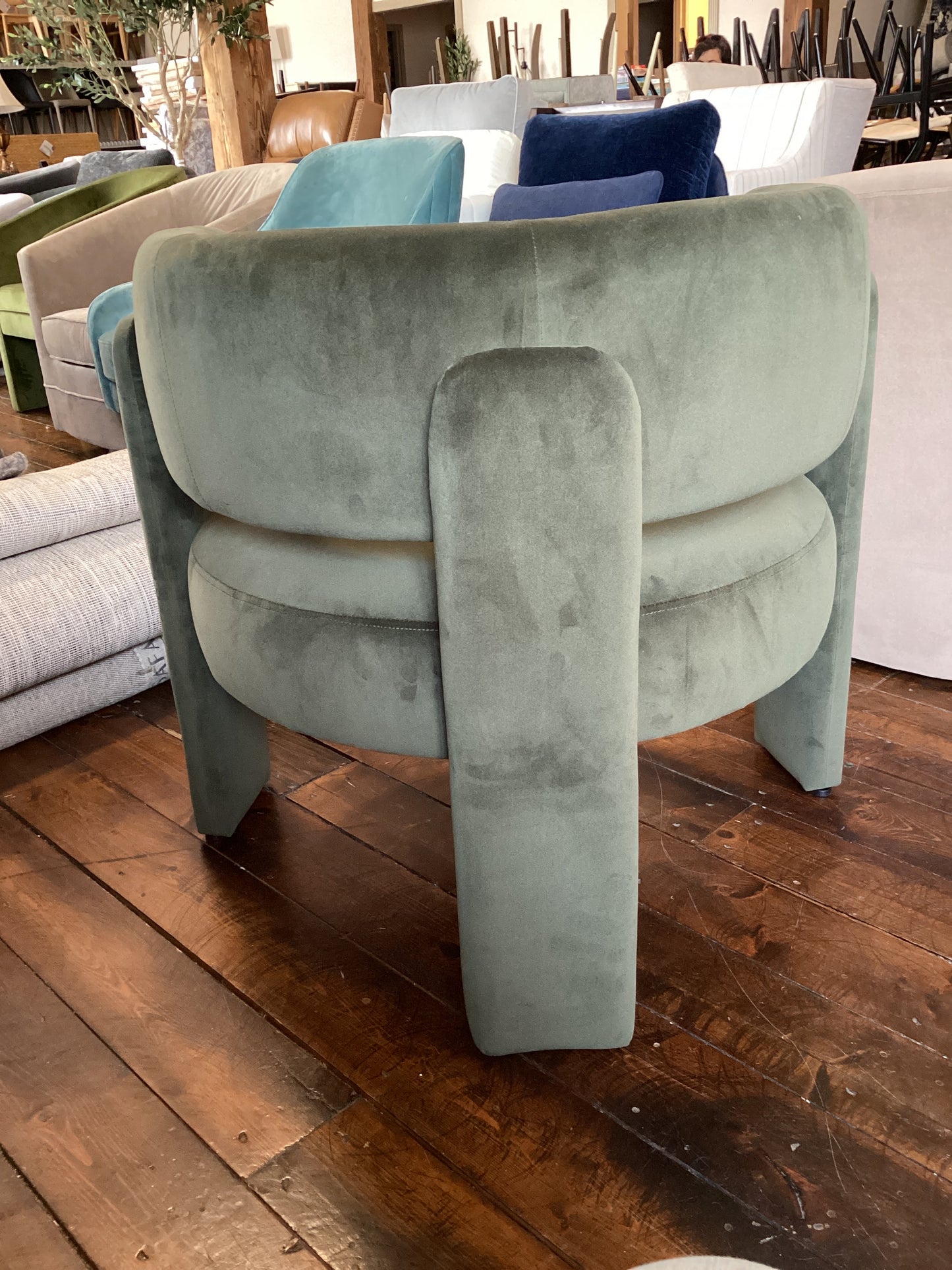 Olive green modern velvet accent chair 🫒