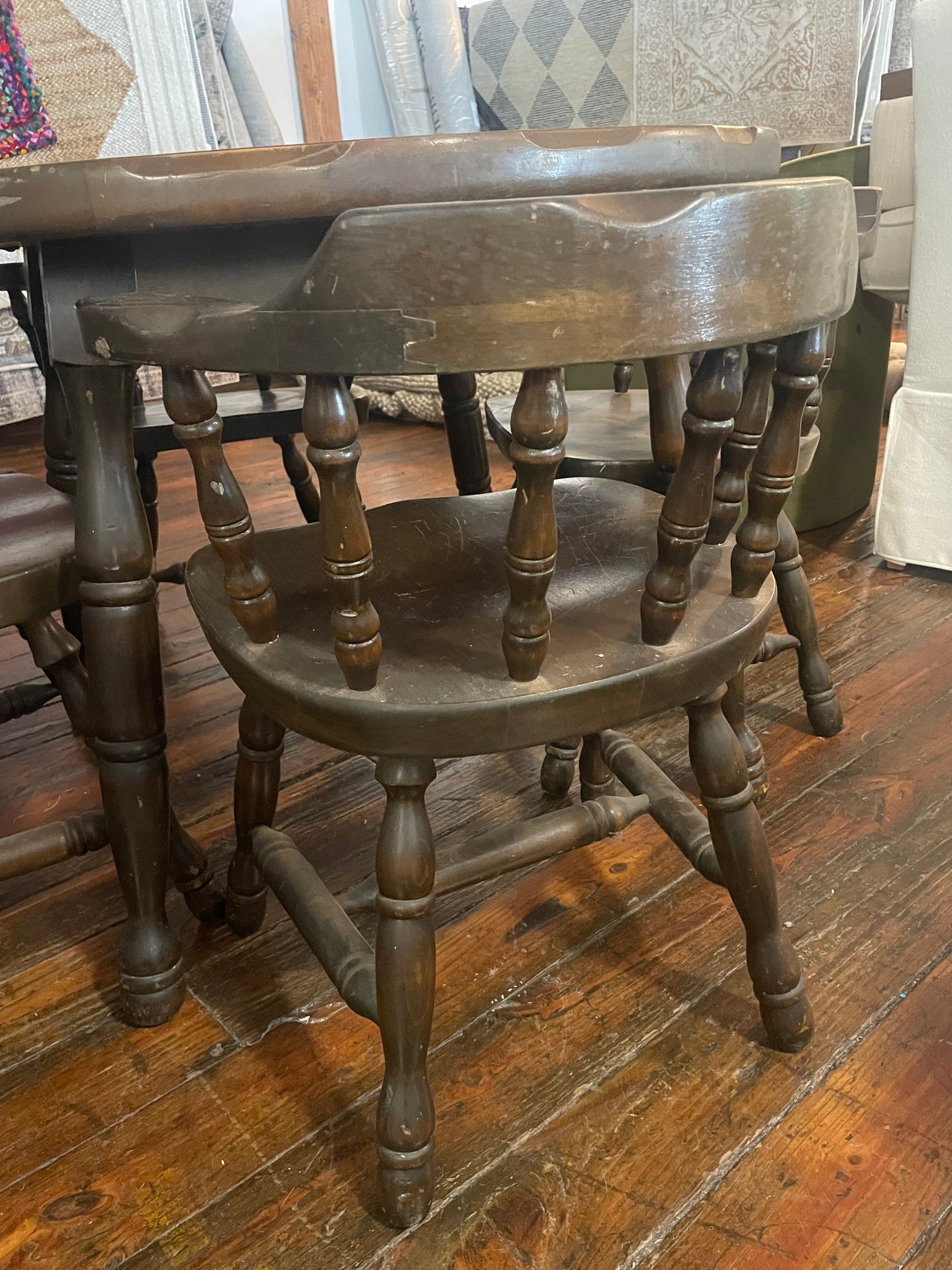 Vintage wood dining table w/ 4 chairs 🪑