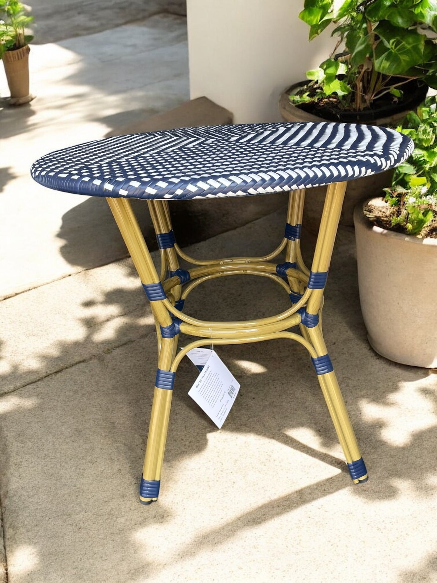 Blue & white bistro indoor/outdoor table 🌺