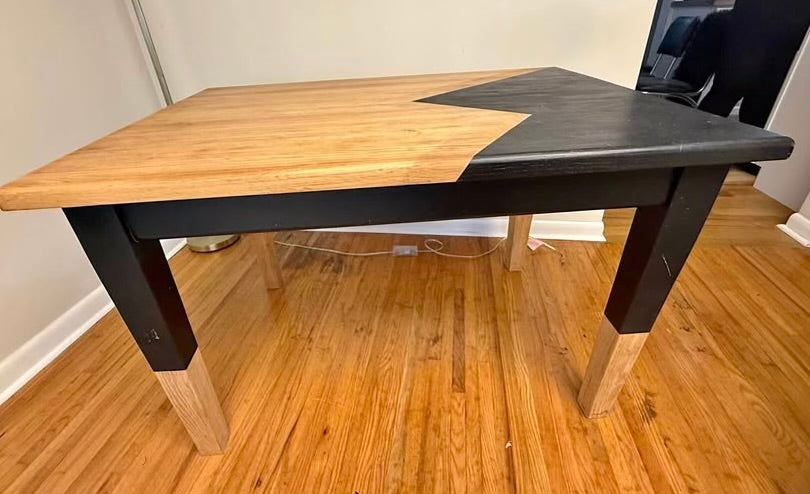 Solid natural wood table w/ black design 🖤
