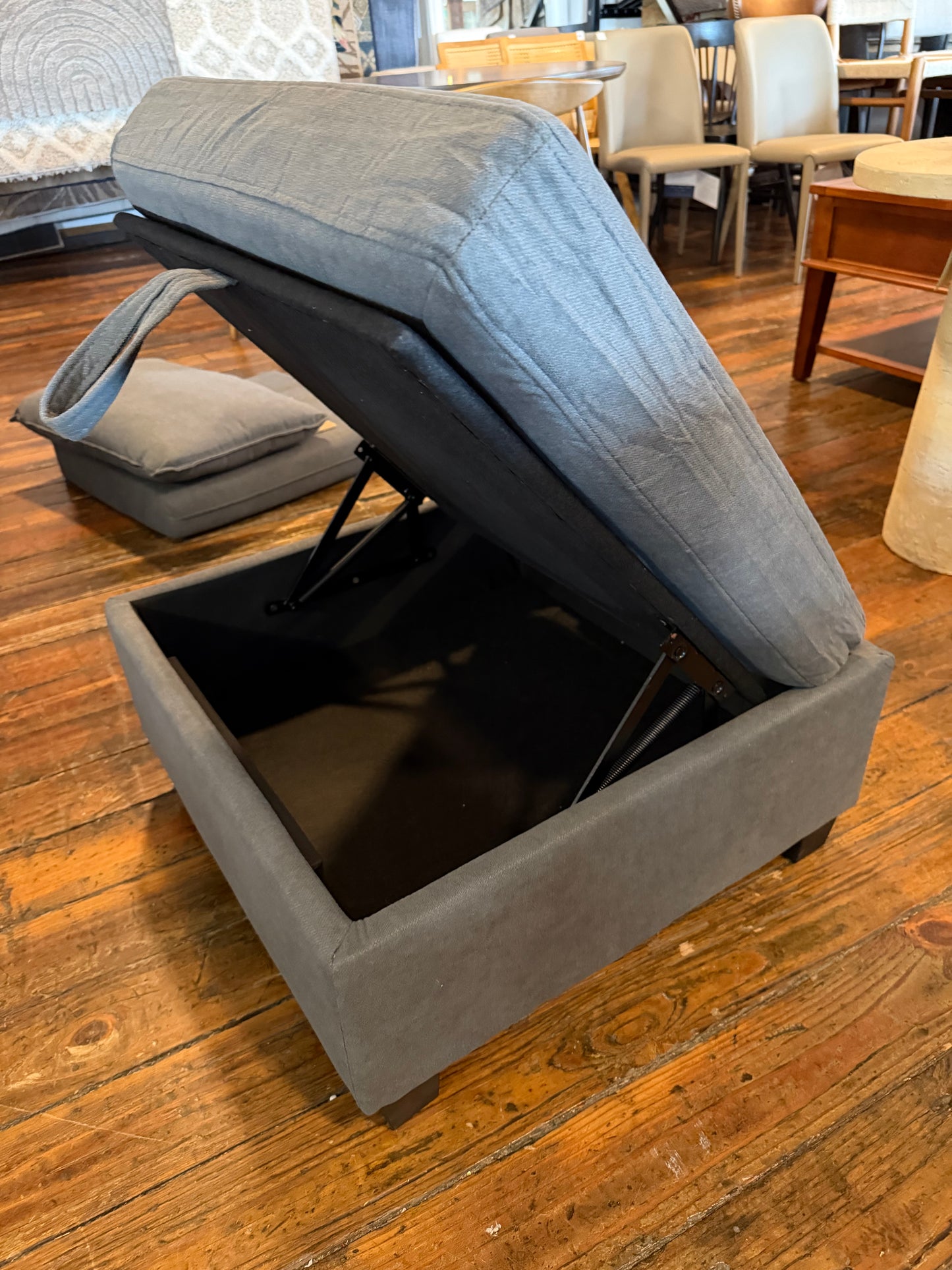 24” square soft grey storage ottoman 🩶