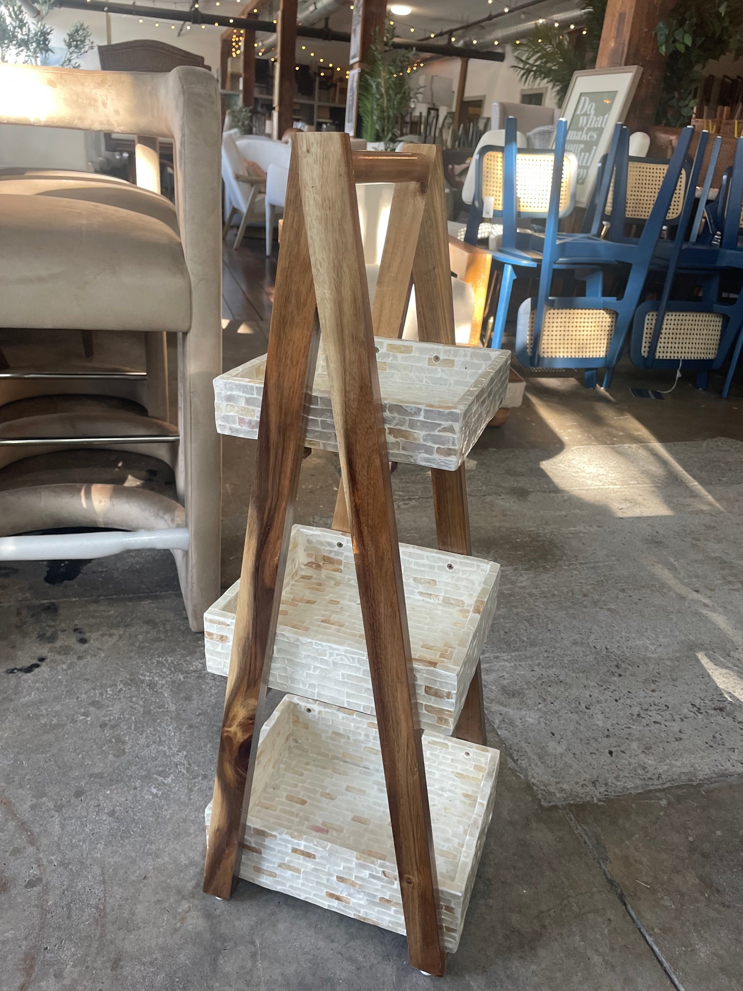 Wood & pearl small 3-tier shelf 🐚