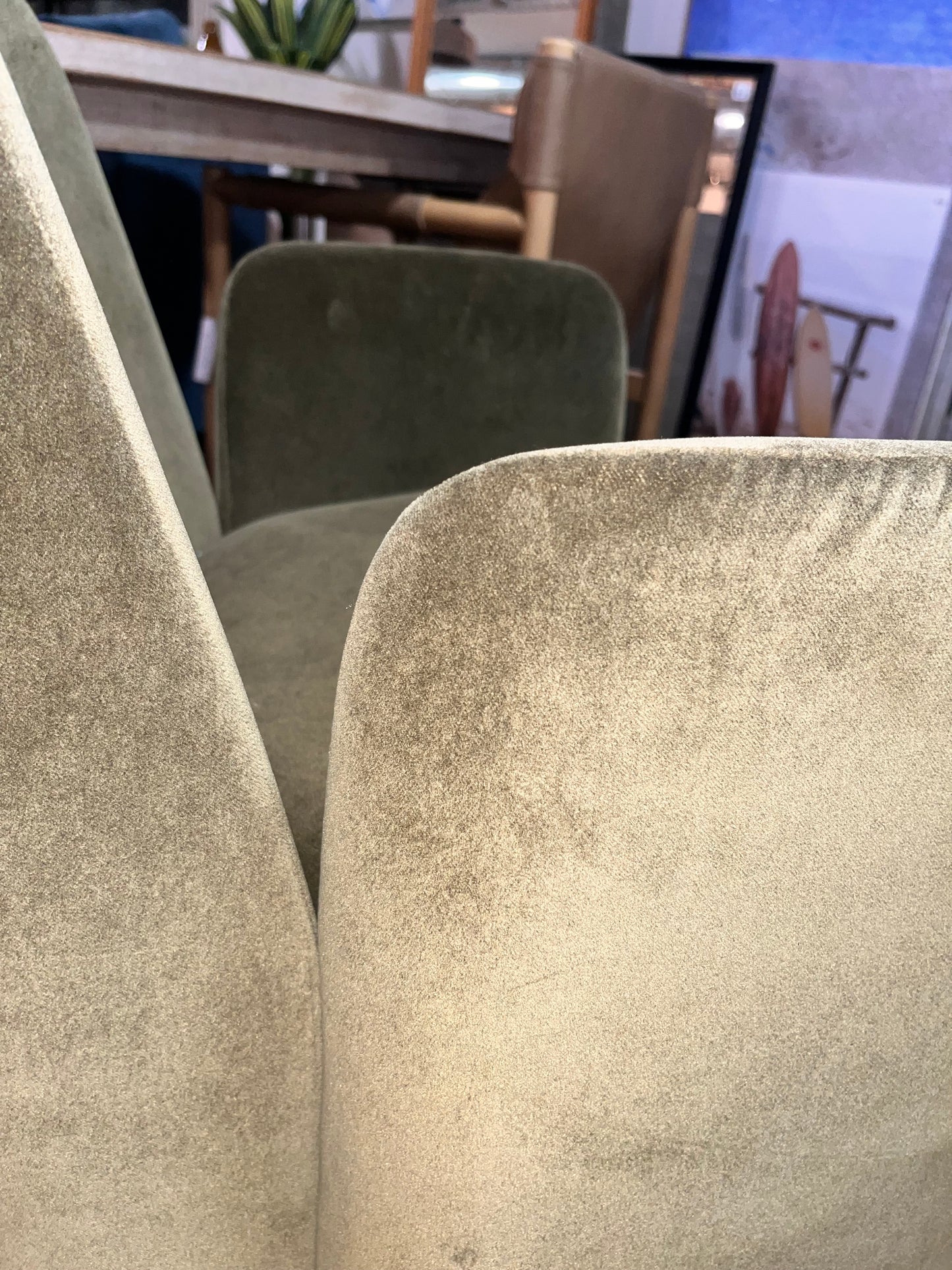 Velvet modern green accent chair 🍵