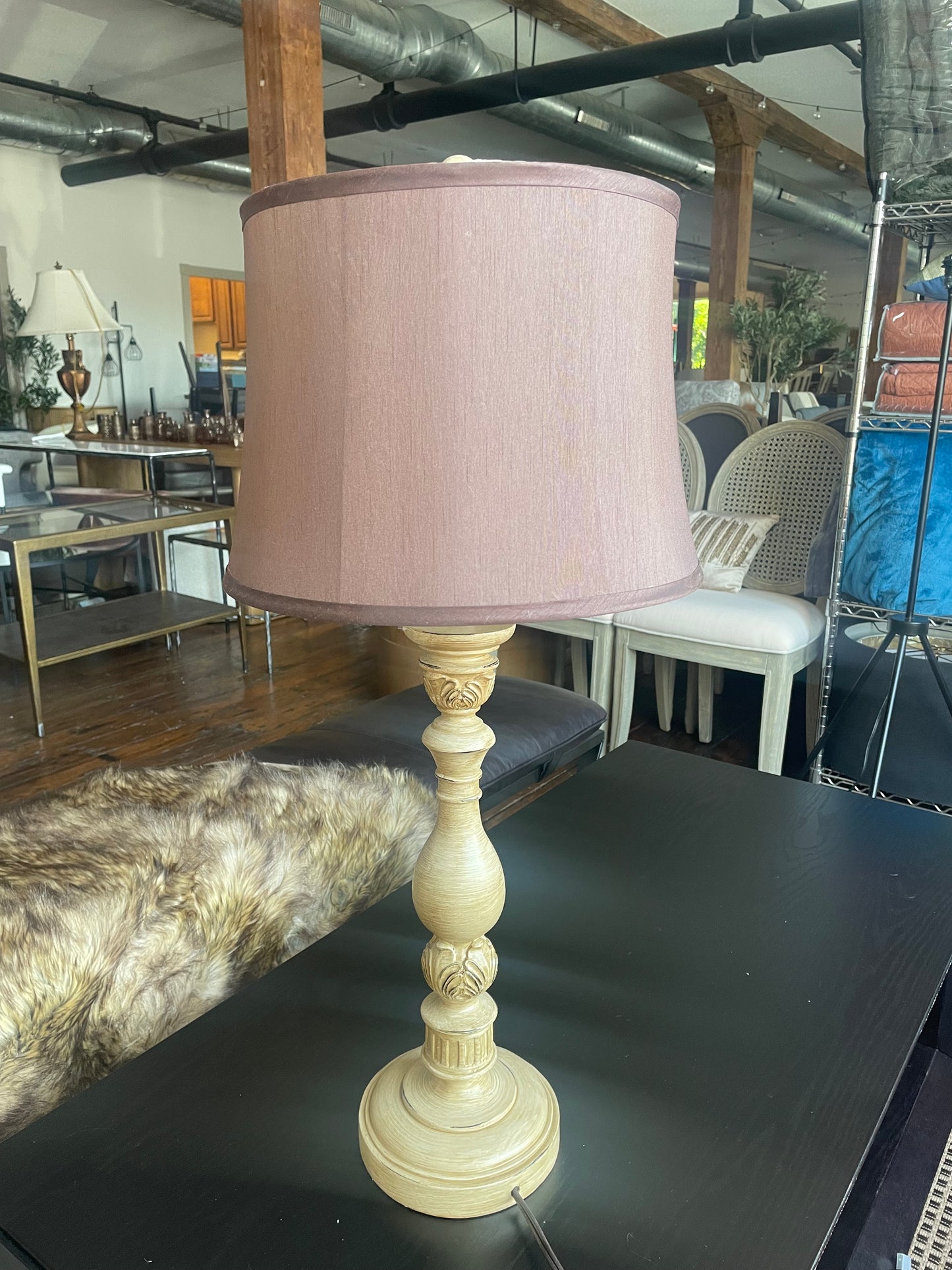 Brown & beige 30" resin farmhouse lamp 🤎