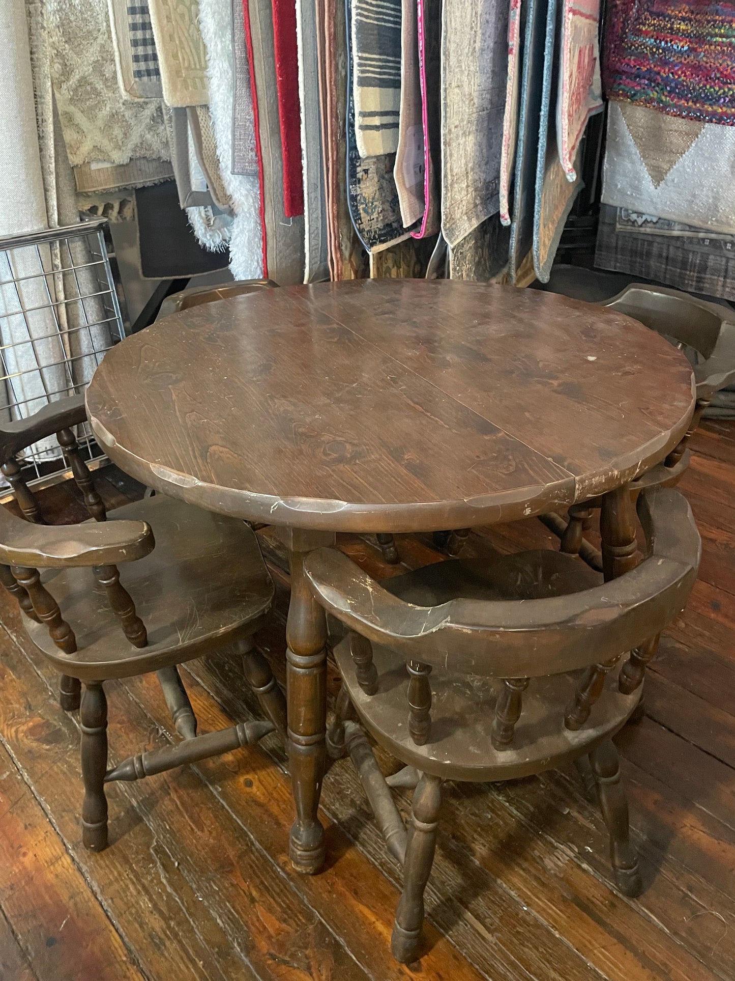 Vintage wood dining table w/ 4 chairs 🪑