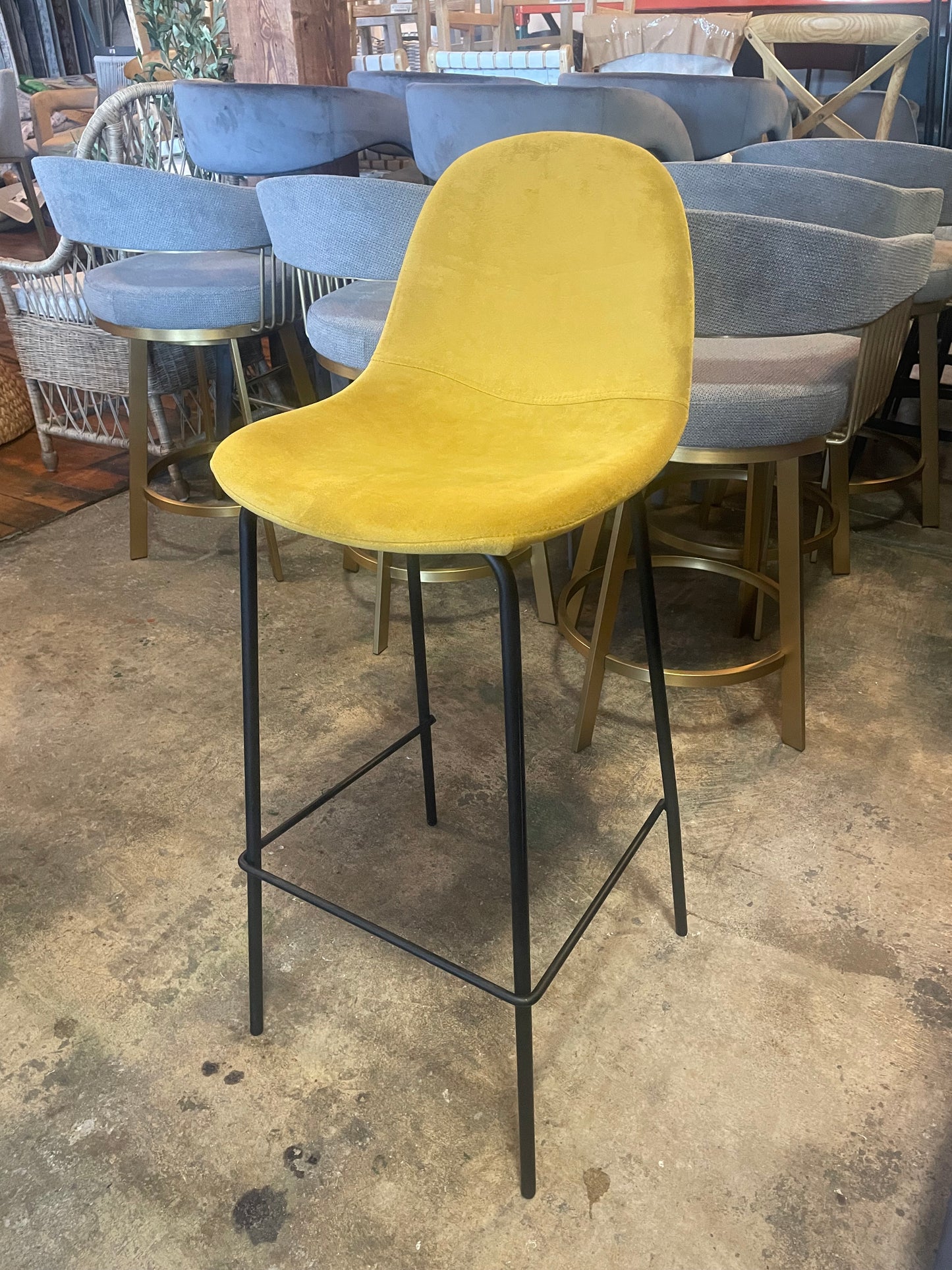 Mustard yellow soft barheight barstool 🌞