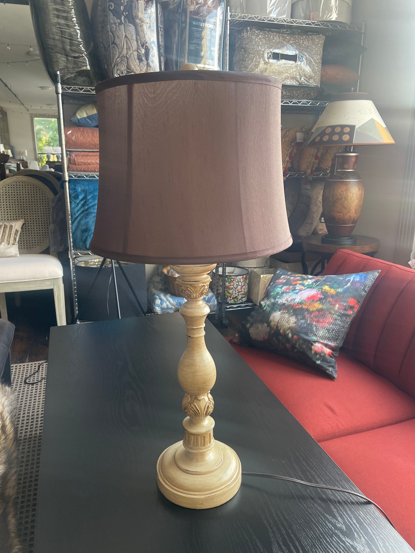 Brown & beige 30" resin farmhouse lamp 🤎
