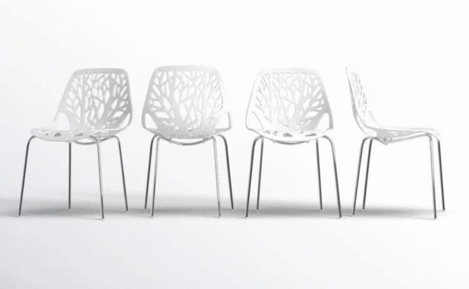 4 white stackable dining chairs 🤍