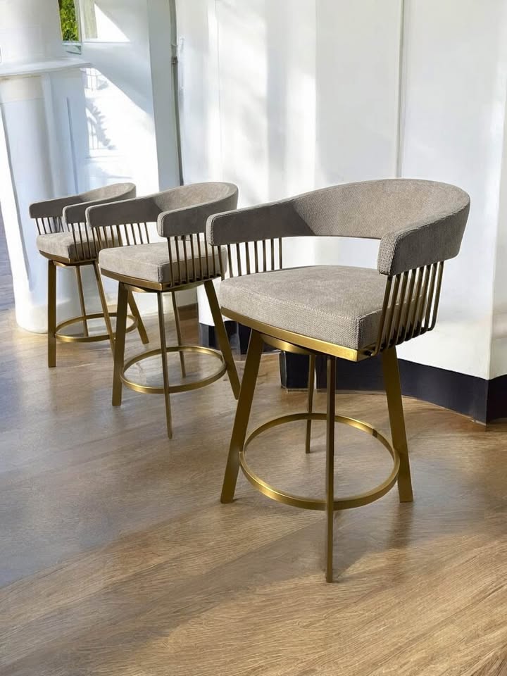 Swivel gray & gold counterheight barstool ✨