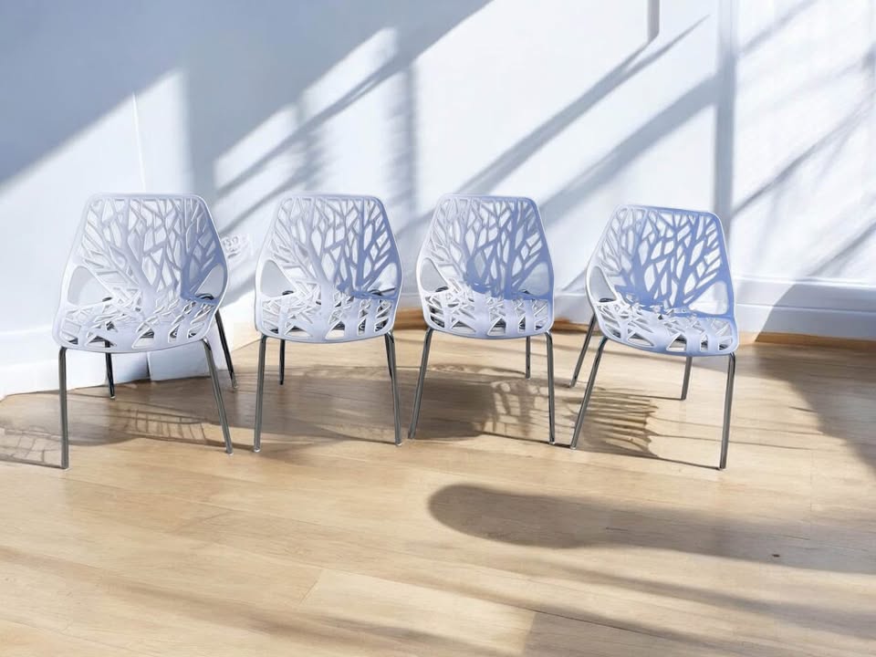 4 white stackable dining chairs 🤍
