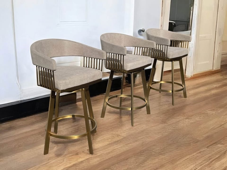 Swivel gray & gold counterheight barstool ✨