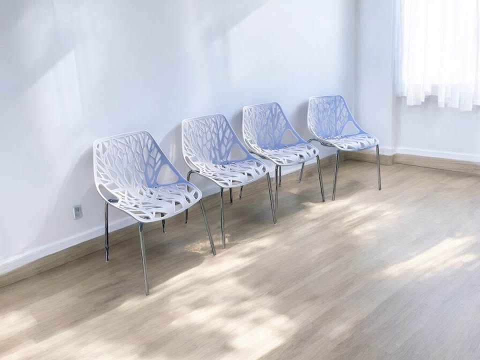4 white stackable dining chairs 🤍