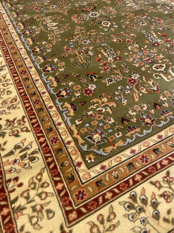 8x11 green & red oriental rug 🌹