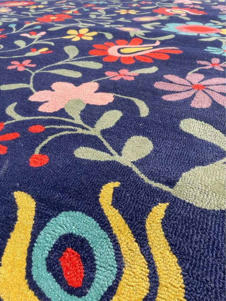 8x10 flower Momeni wool rug 🌼