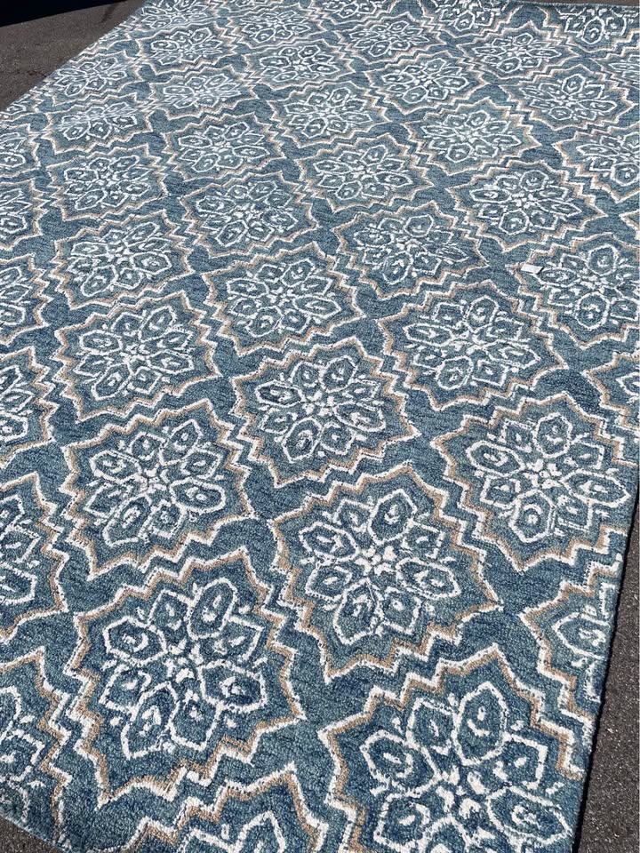 8x10 blue & grey wool rug ❄️