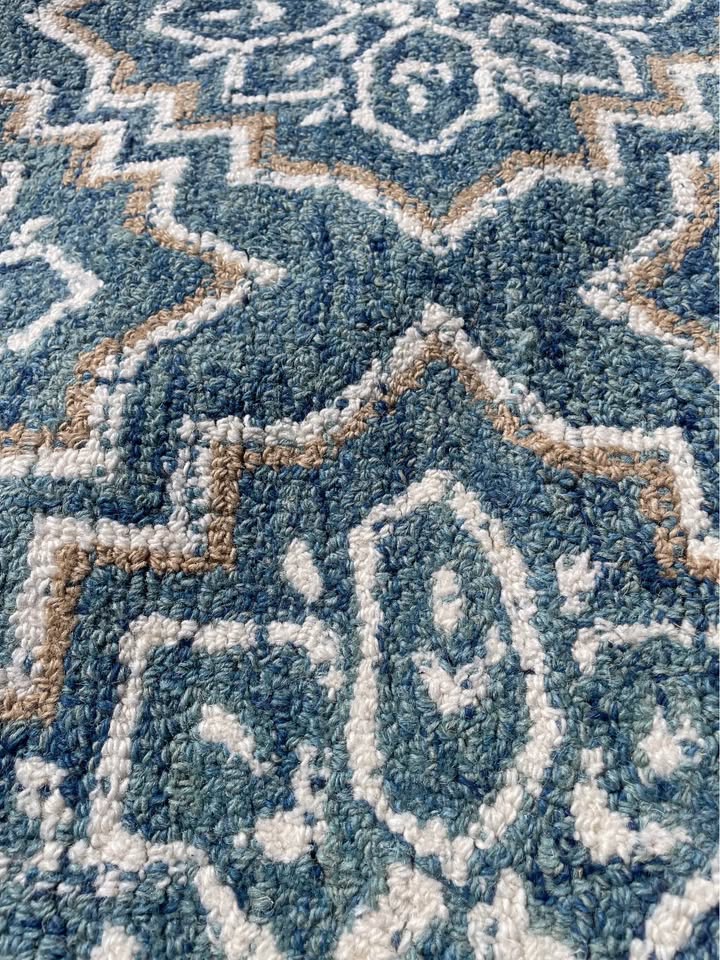 8x10 blue & grey wool rug ❄️