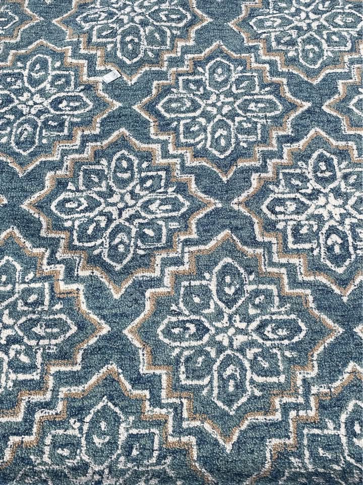 8x10 blue & grey wool rug ❄️