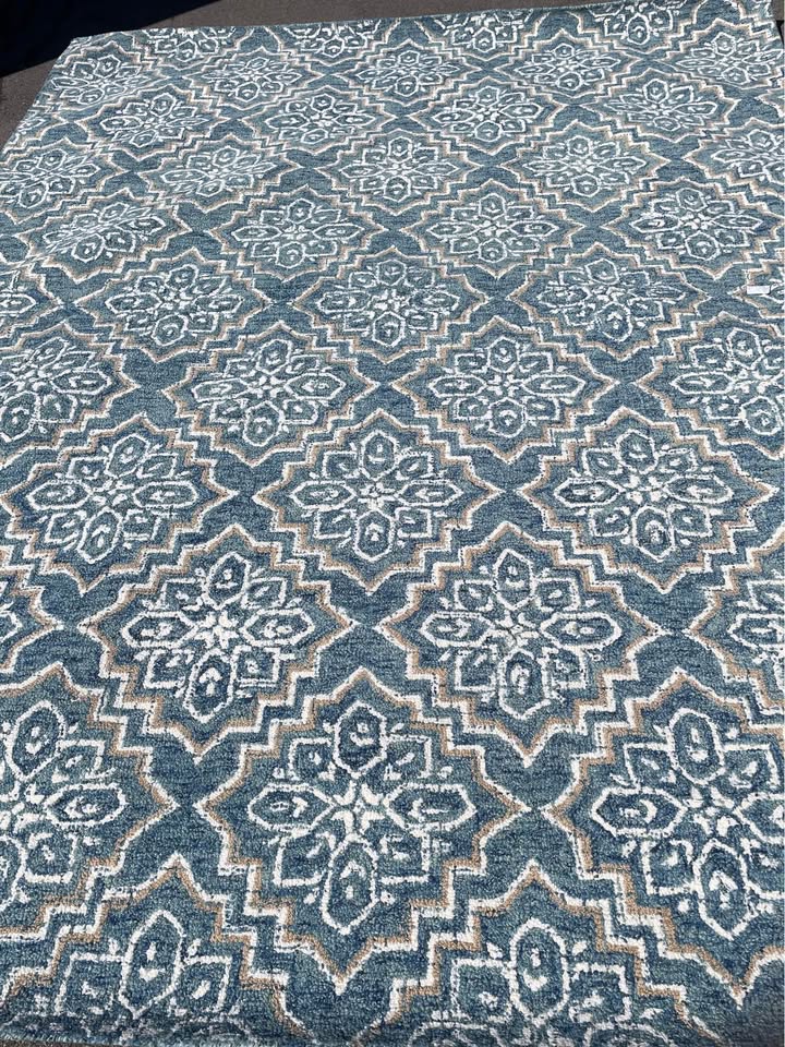 8x10 blue & grey wool rug ❄️