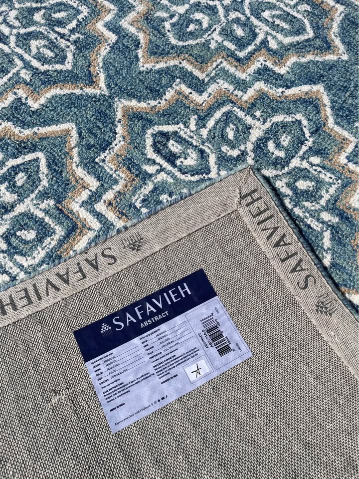 8x10 blue & grey wool rug ❄️
