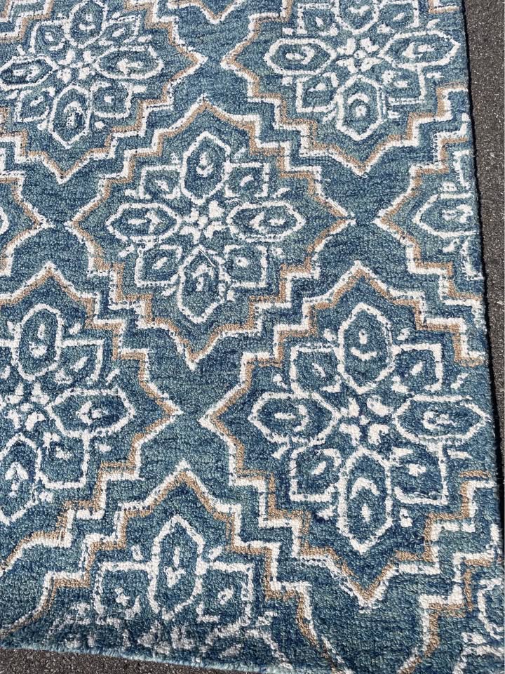 8x10 blue & grey wool rug ❄️