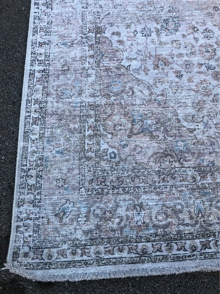 5x7 washable beige / grey oriental rug 🩶