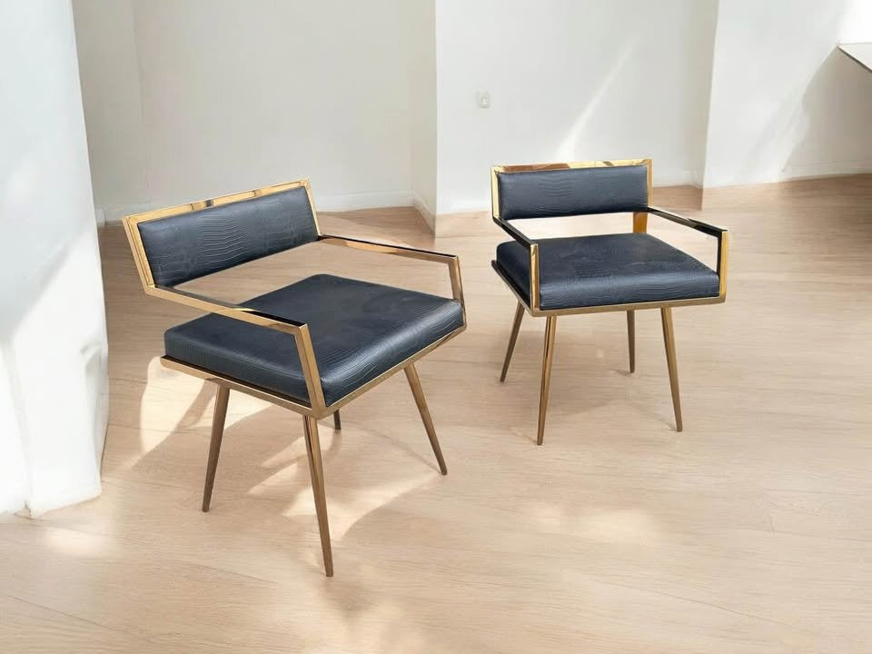 Black & rose gold modern chairs 🥂