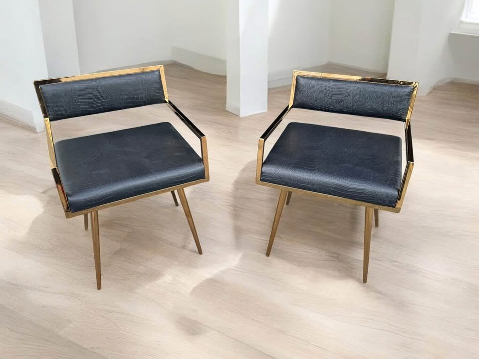 Black & rose gold modern chairs 🥂