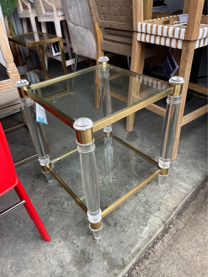 Beautiful glass, acrylic, & gold end table ✨