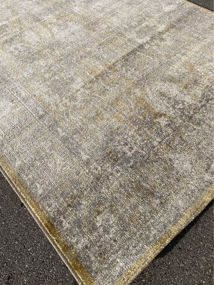 5x8 gold & sand neutral Loloi rug ✨