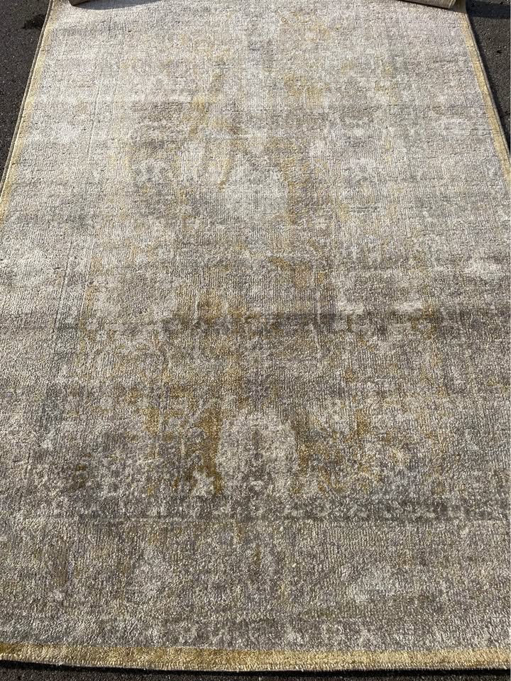 5x8 gold & sand neutral Loloi rug ✨