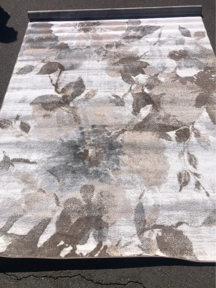 6x9 beige & grey botanical rug🪻