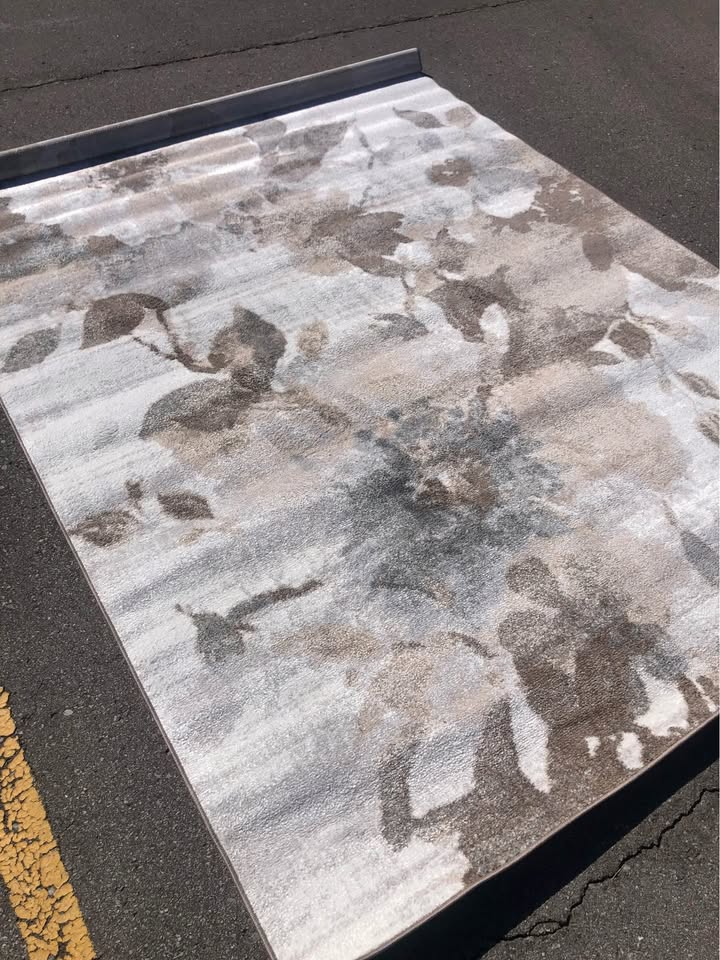 6x9 beige & grey botanical rug🪻