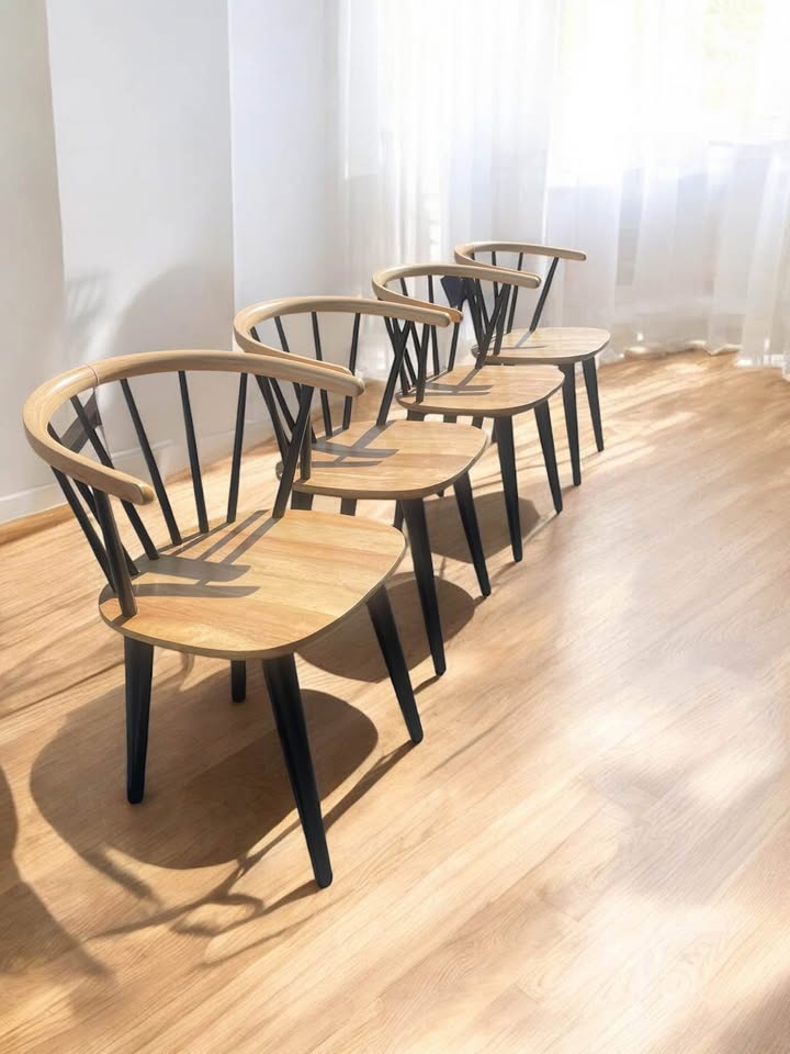 6 black & natural wood spindle dining chairs 🖤