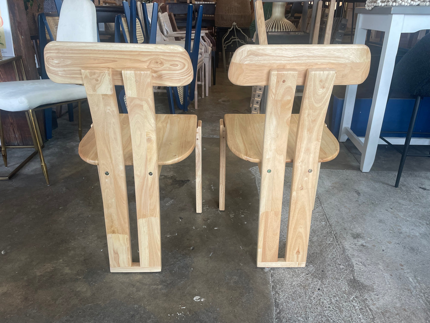 2 blonde wood modern dining chairs 🌺
