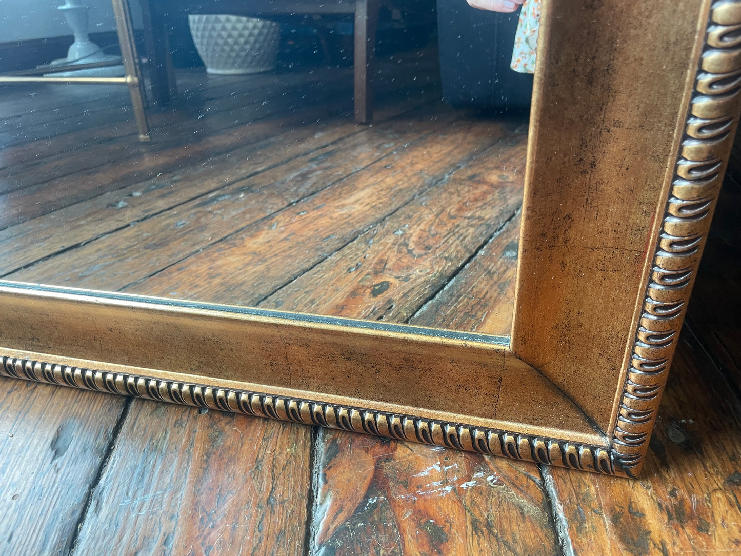 Gold mirror 29x39 w/ black detailing ✨