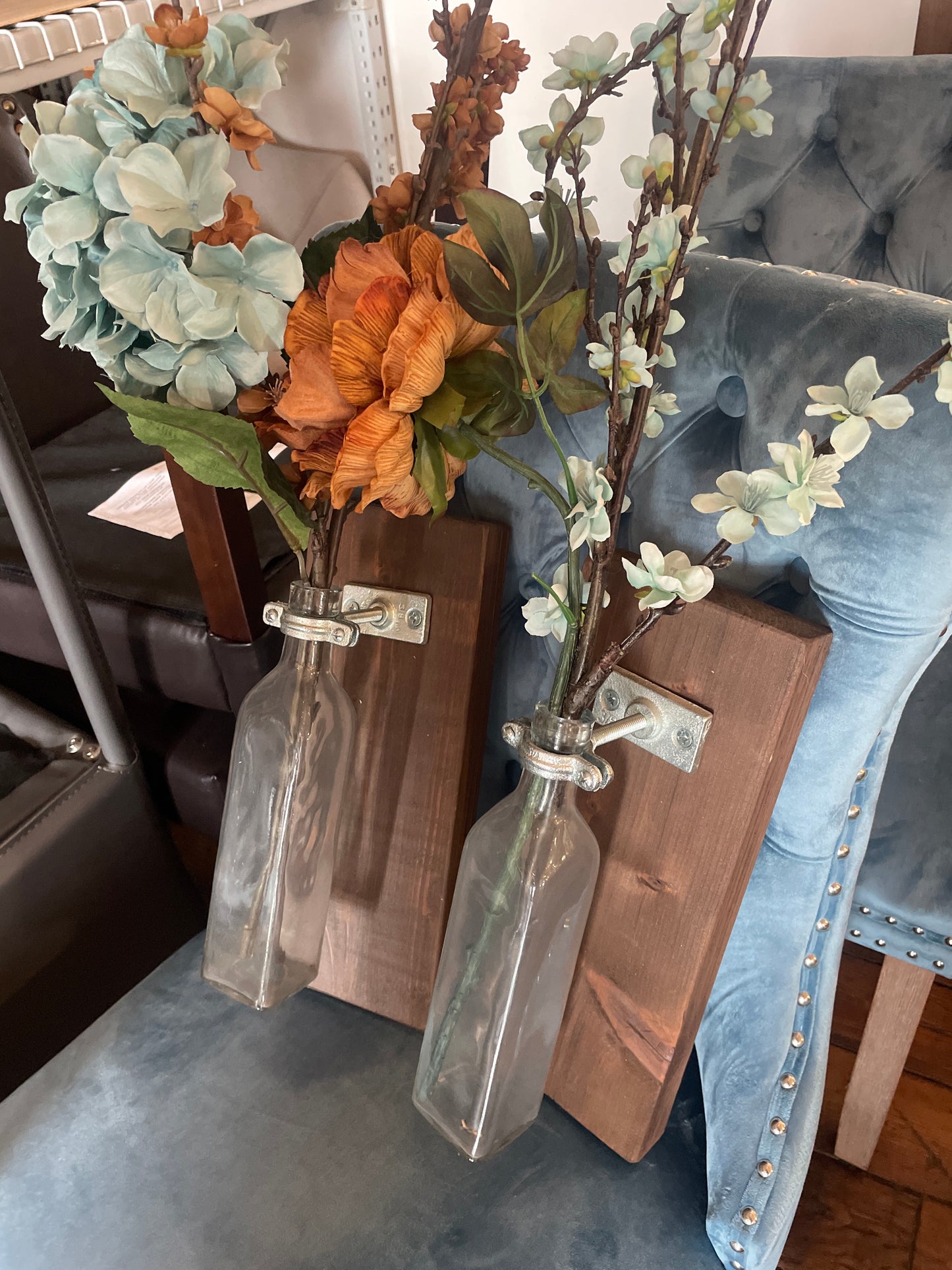 2 wood decorations w/ flowers
