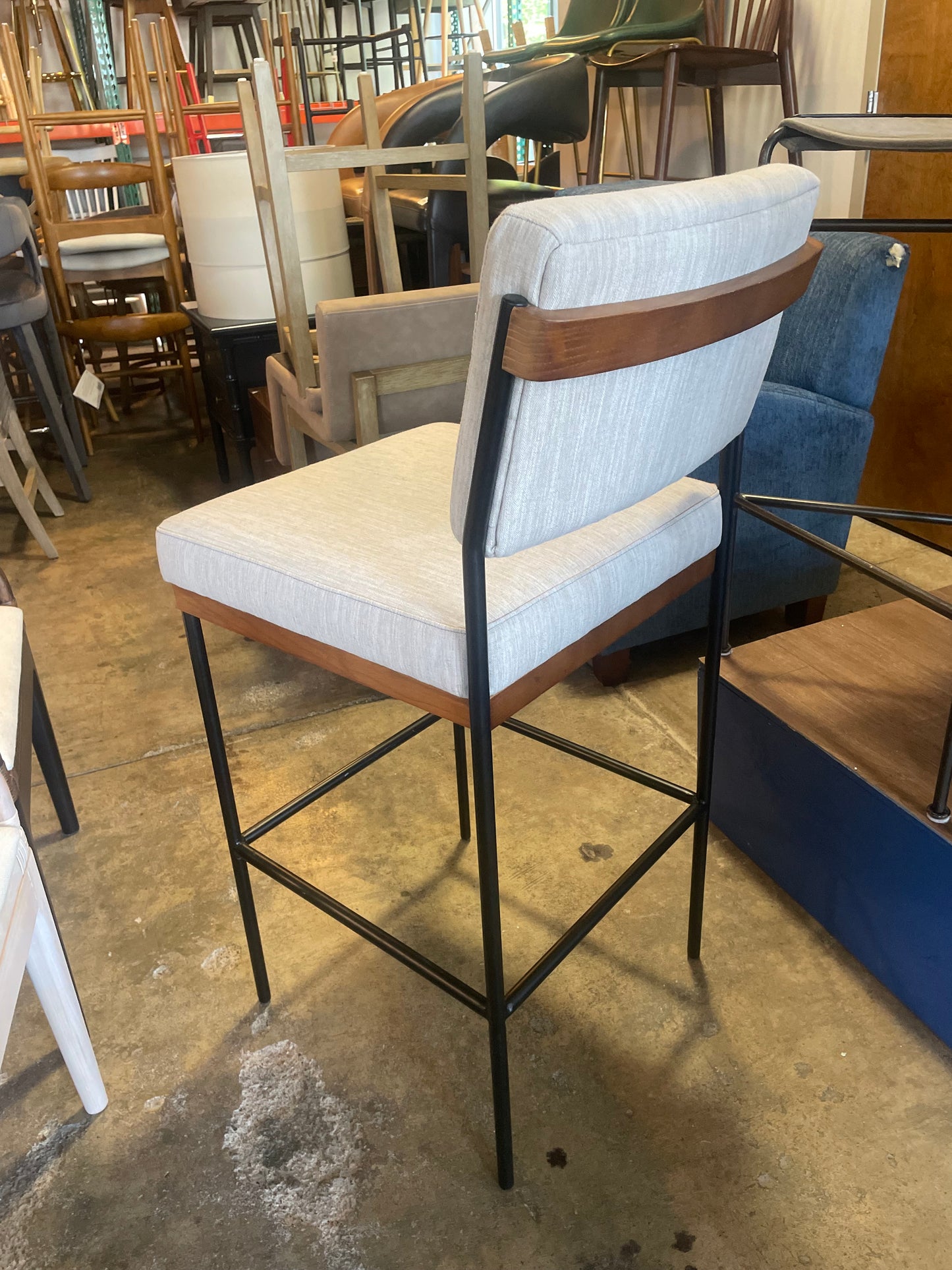 Four Hands grey linen barheight barstool 🥂