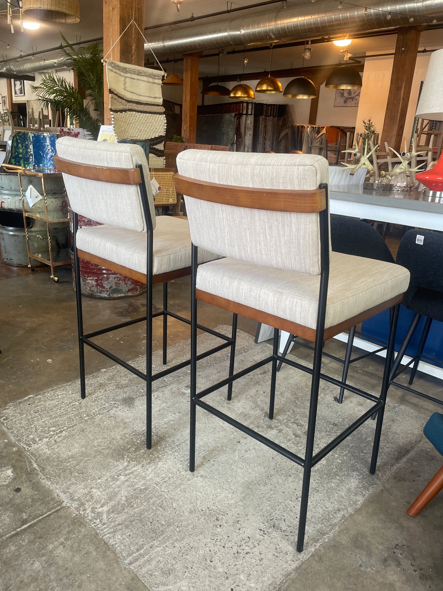 Four Hands grey linen barheight barstool 🥂