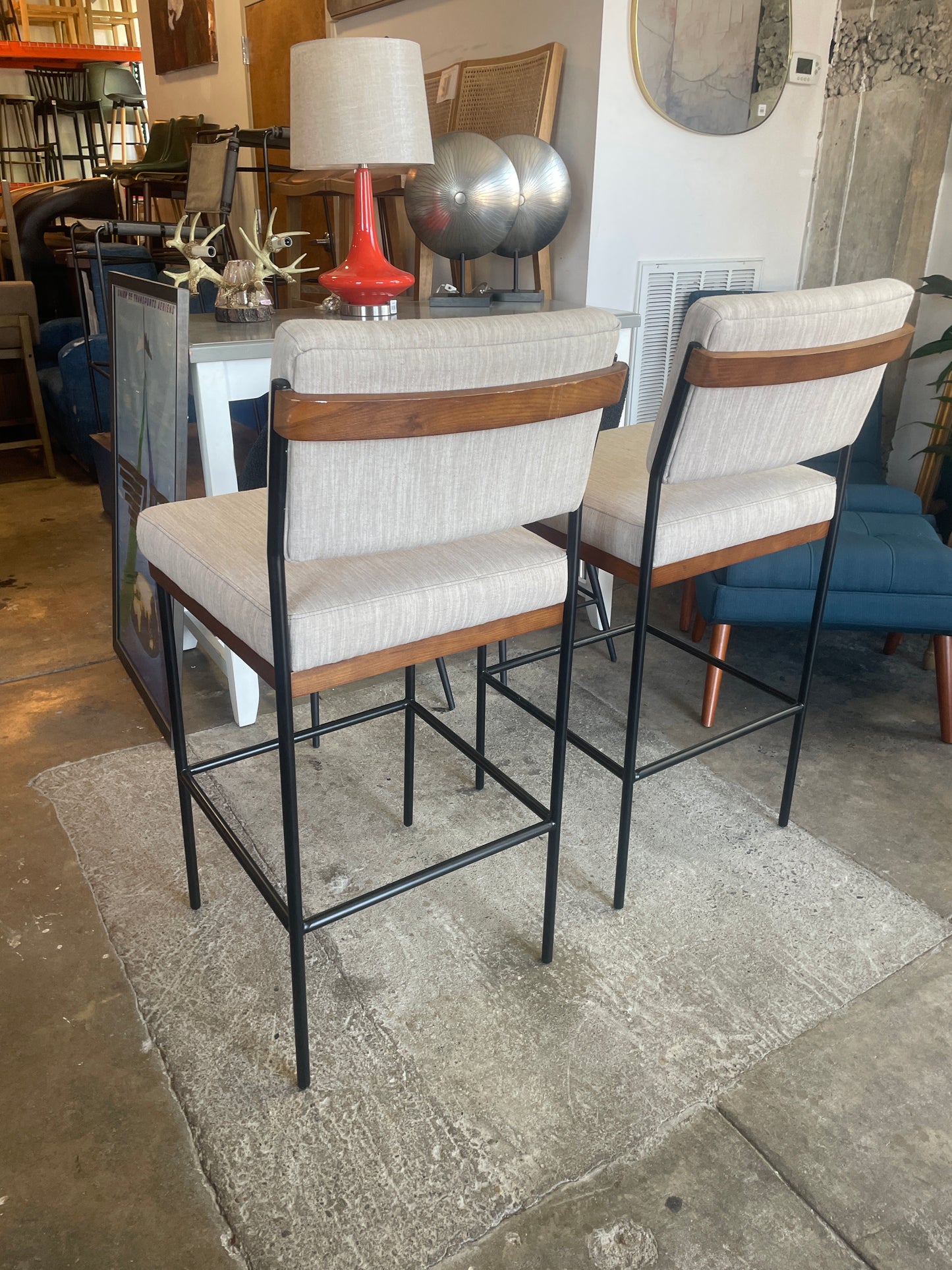 Four Hands grey linen barheight barstool 🥂
