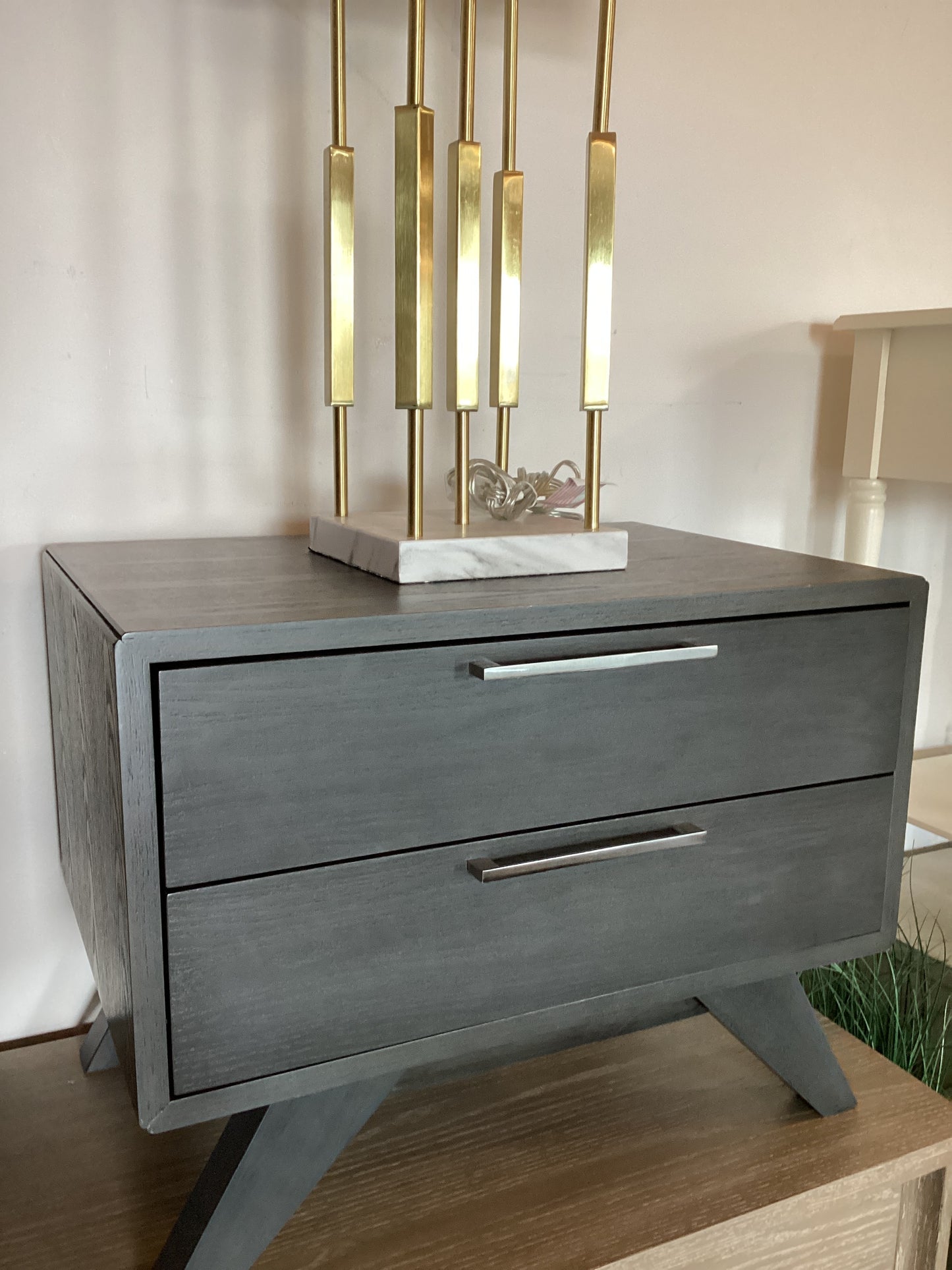 Modern 2-drawer grey nightstand 🩶