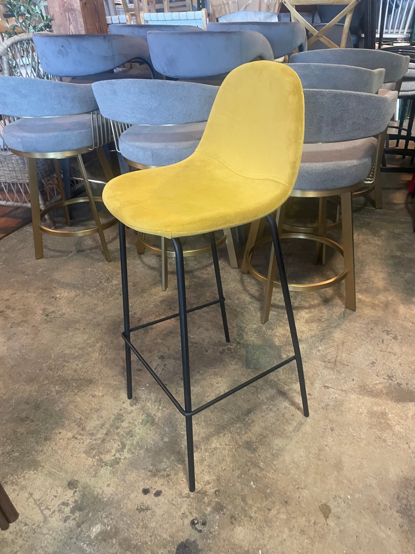 Mustard yellow soft barheight barstool 🌞