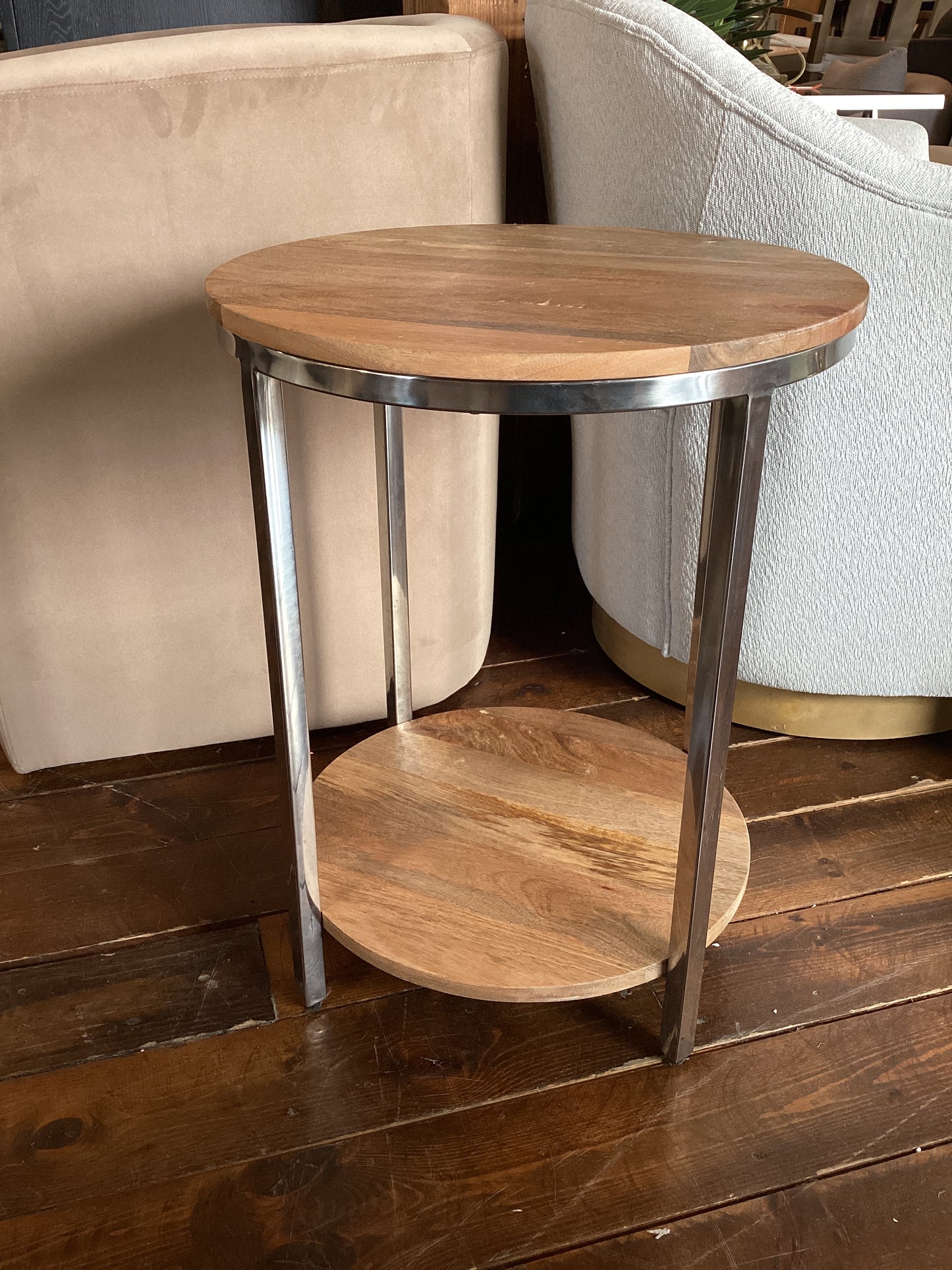 Wood & chrome round end table 🍵