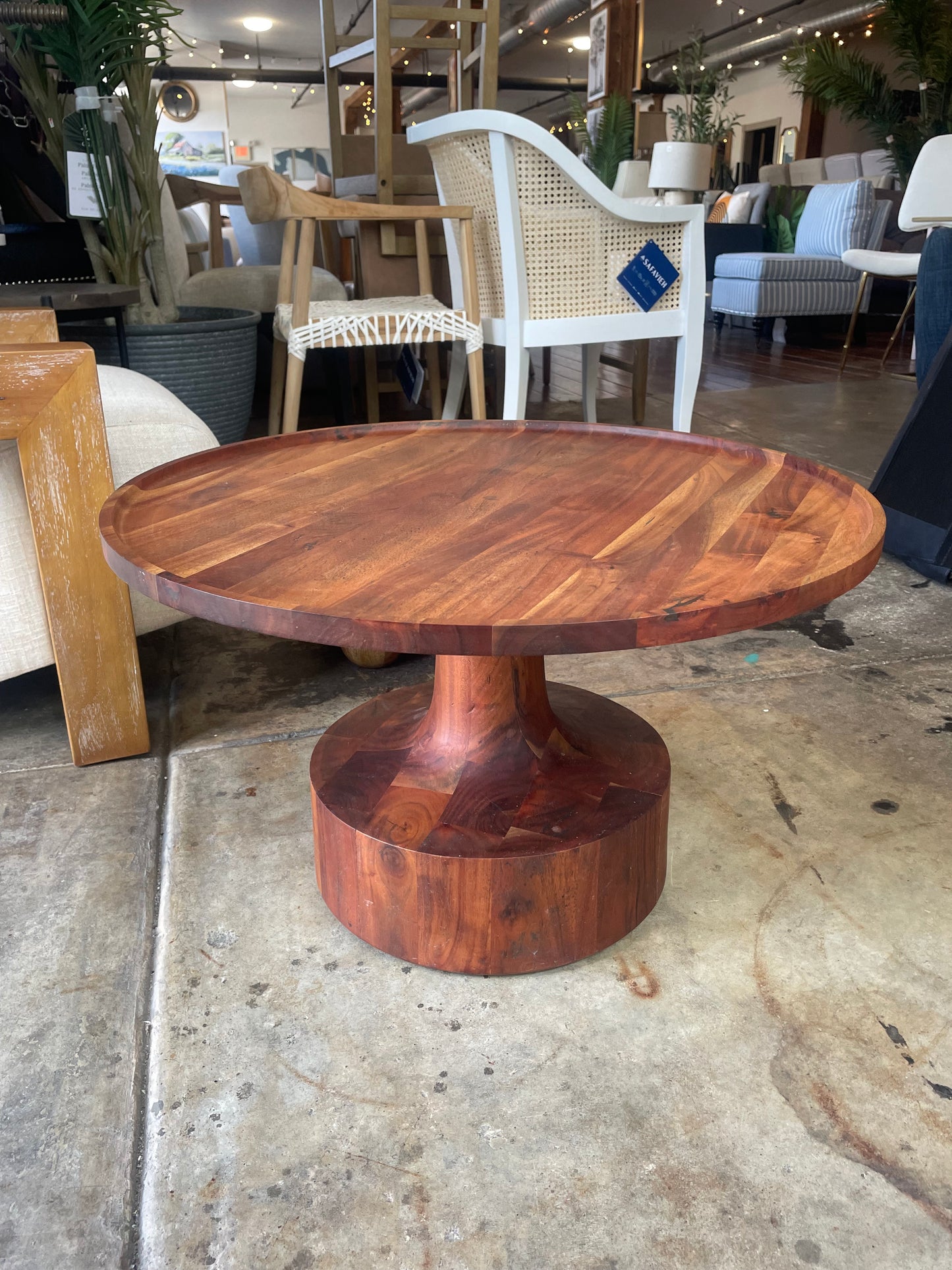 Gorgeous brown wood 26” pedestal coffee table ☕️