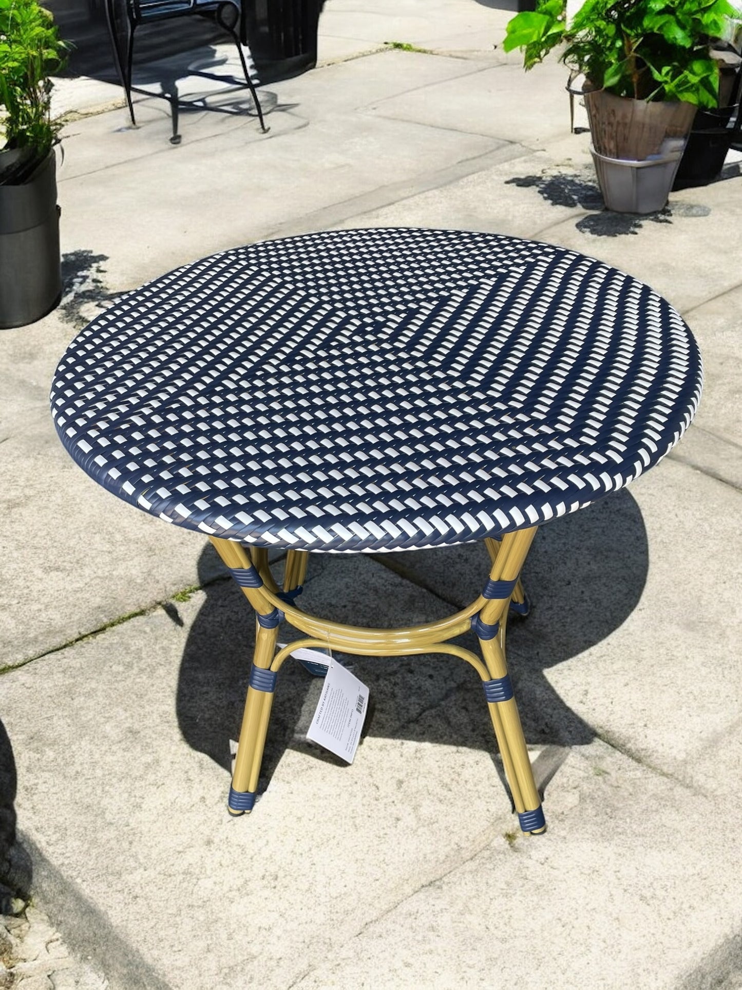 Blue & white bistro indoor/outdoor table 🌺
