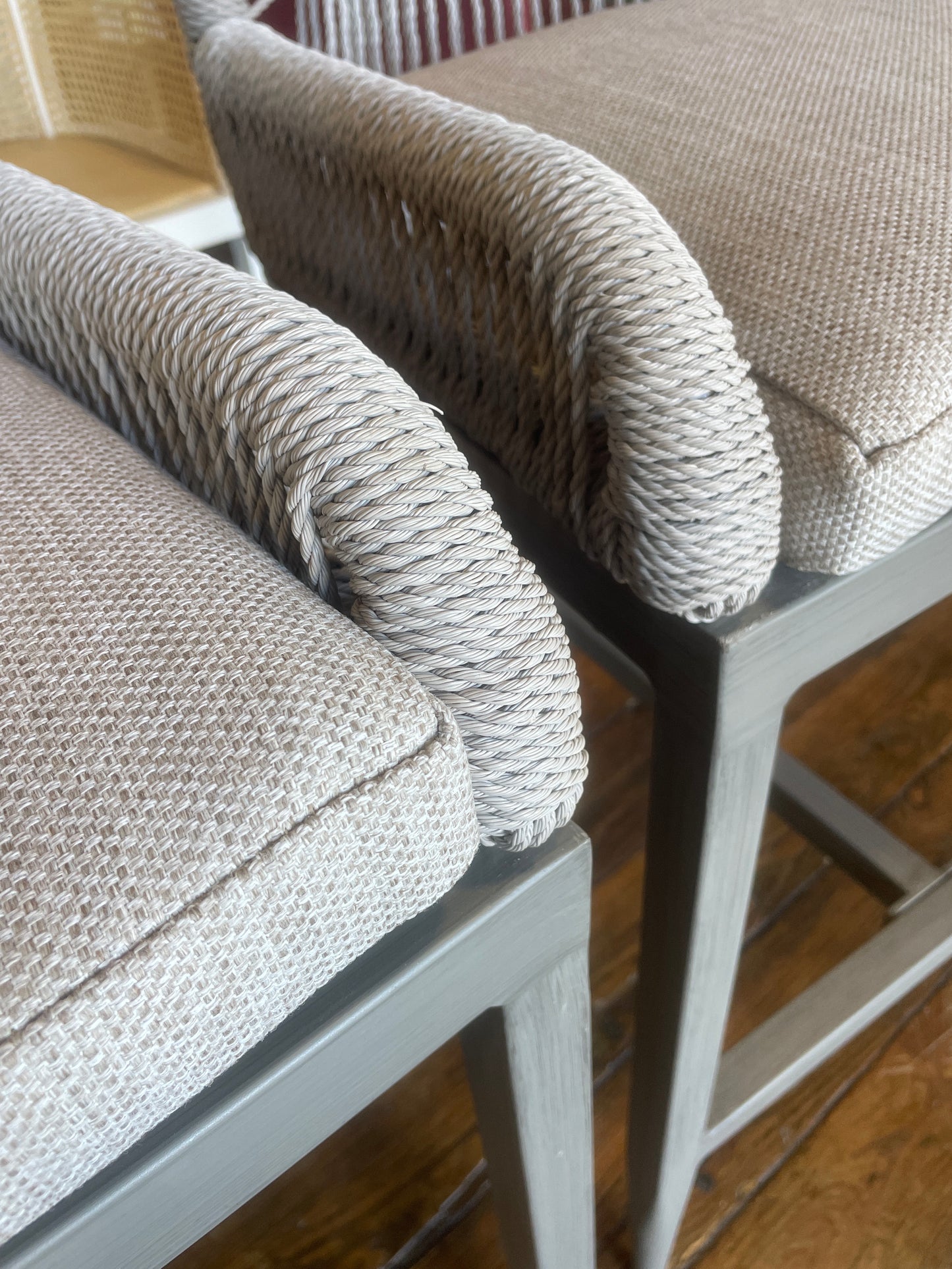 2 woven indoor / outdoor grey counterheight barstools 🩶