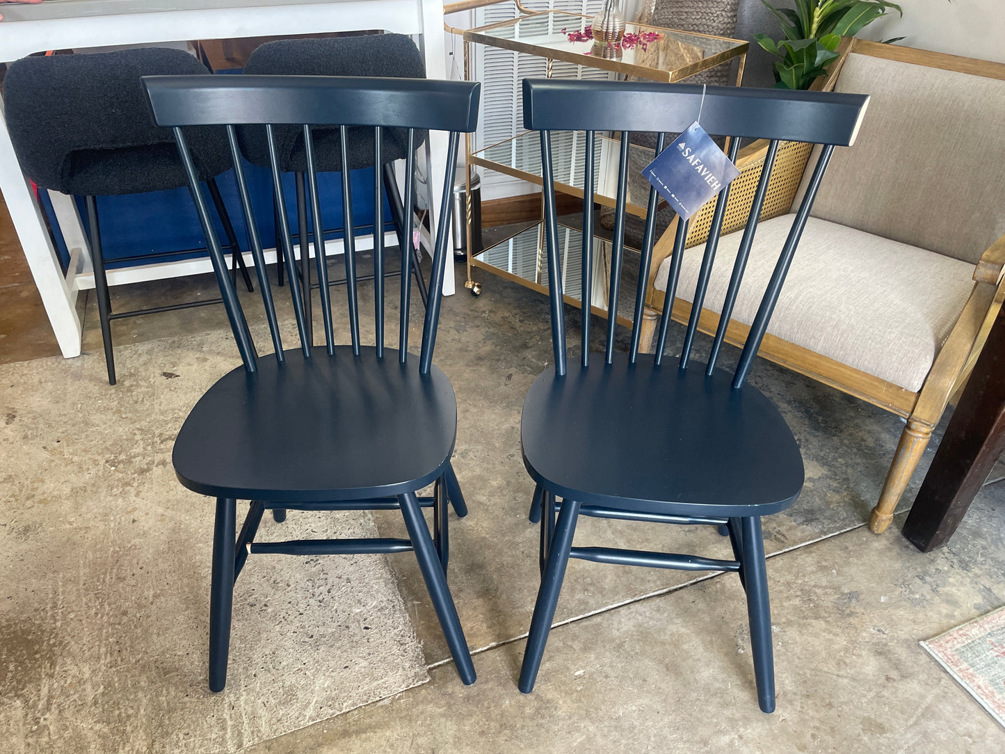 2 dark blue spindle chairs 🌺