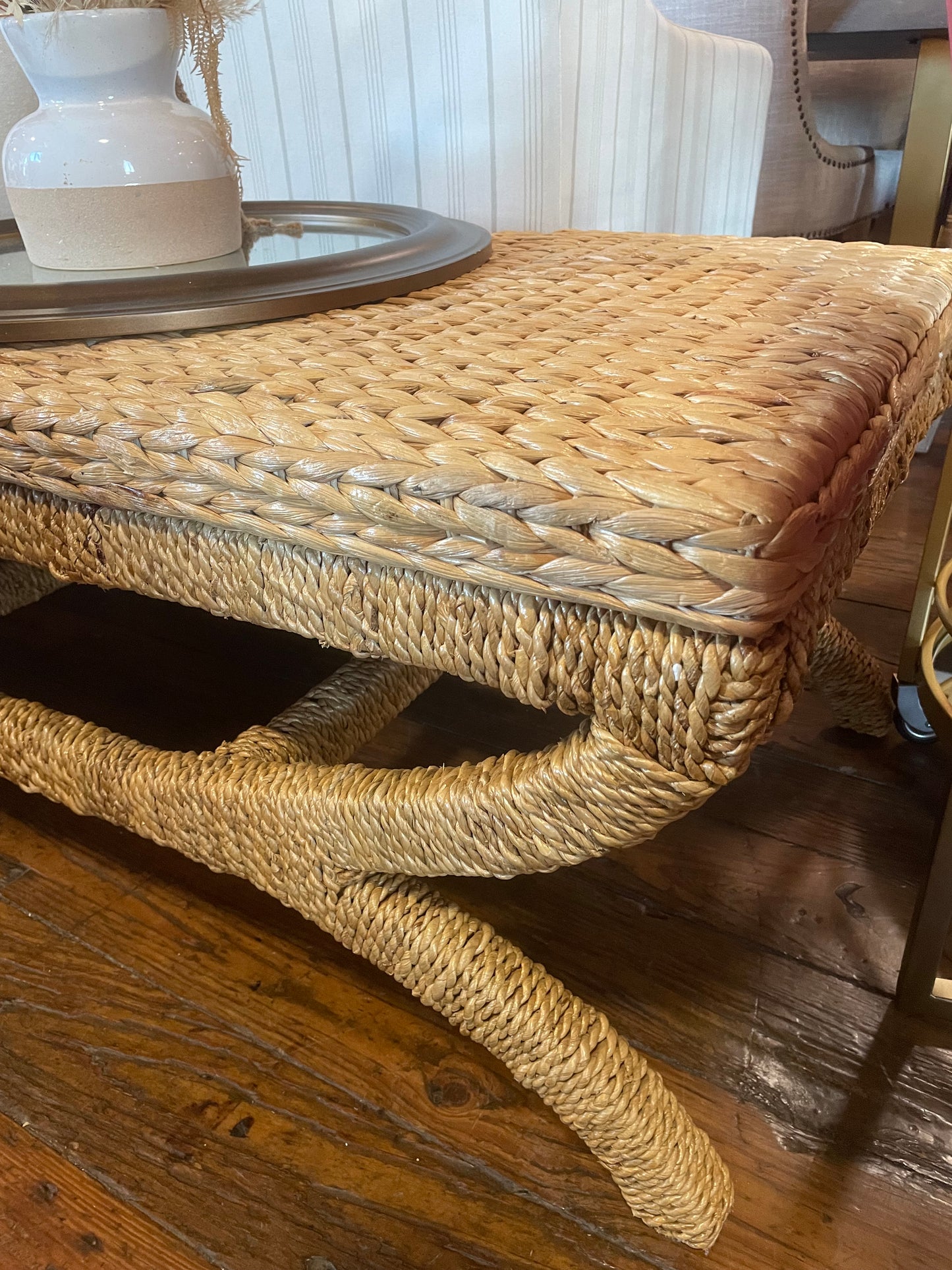 Water hyacinth coffee table ☕