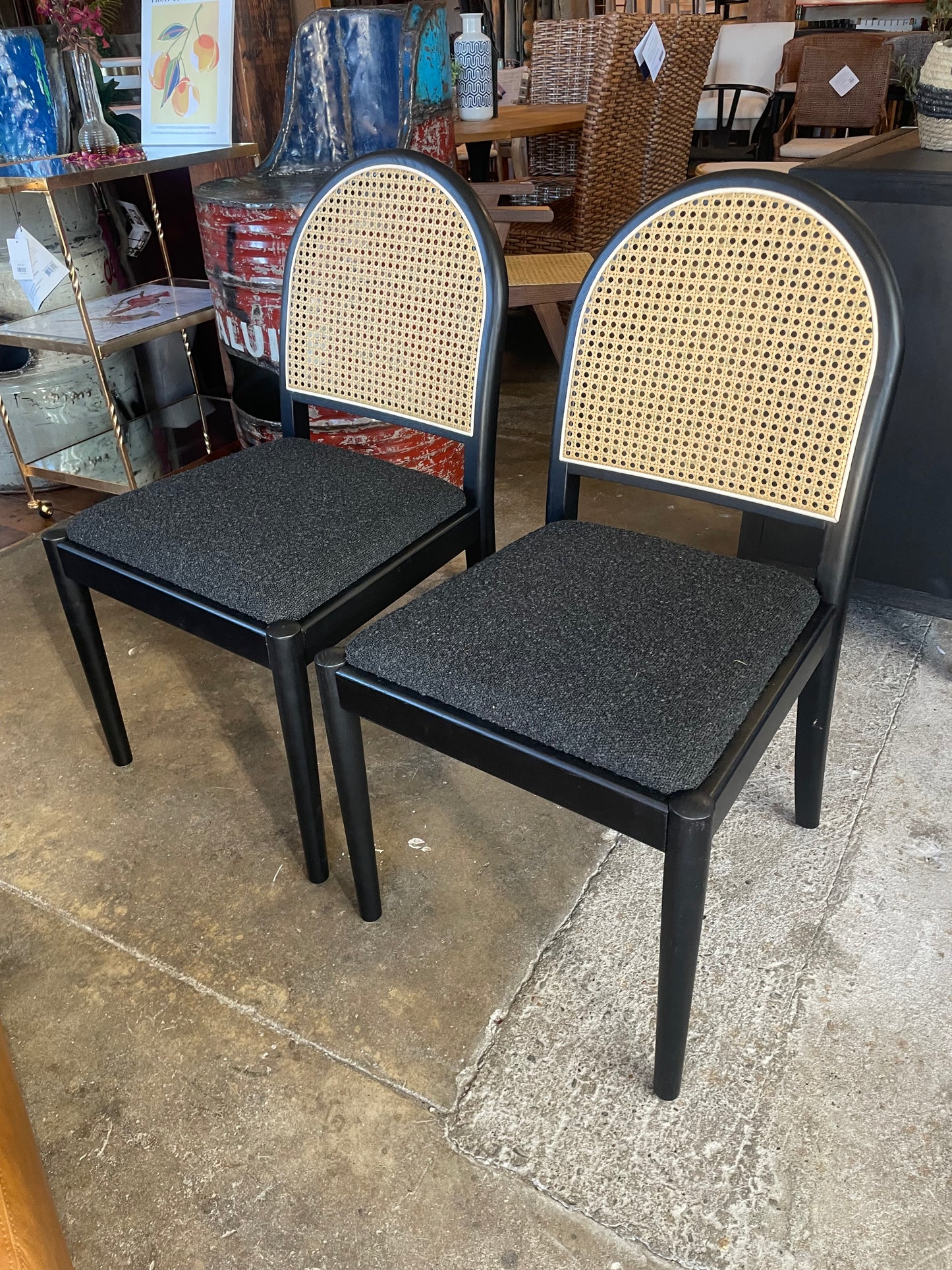 2 MCM black boucle & oak wood dining chairs🌻